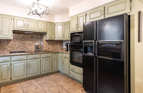 Wilder Park House | DESERT OASIS IN THE CITY- 10 minutes to everything!