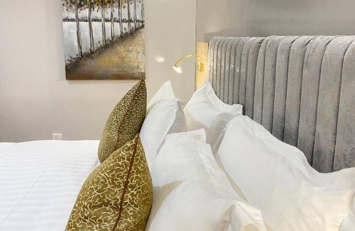 Al Bad Hotel | Desert Paradise Hotel