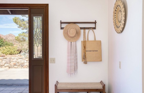 Monument Manor House | Desert Shadows by AvantStay | Breathtaking Views & Pool