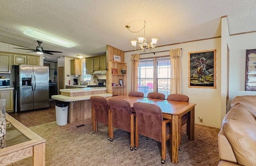 Meadview House | Desert View Retreat - Sleeps 22, Game Garage, Near Skywalk & Lake Mead