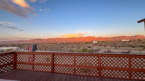 Meadview House | Desert View Retreat - Sleeps 22, Game Garage, Near Skywalk & Lake Mead