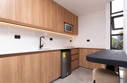 San Diego Apartment | Design + Depth – 1BR Apt in Trendy Poblado