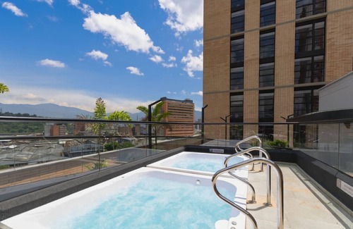 San Diego Apartment | Design + Depth – 1BR Apt in Trendy Poblado