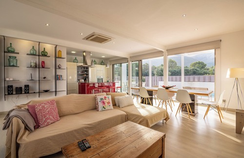 Urbanizacion Mont Ferrutx House | design house with private pool, on the beach