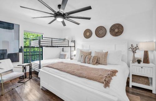 Park Shore House | Designer Furnished and Views