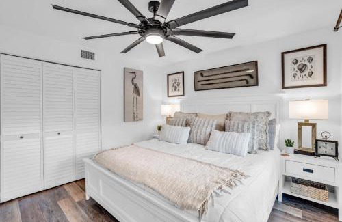 Park Shore House | Designer Furnished and Views