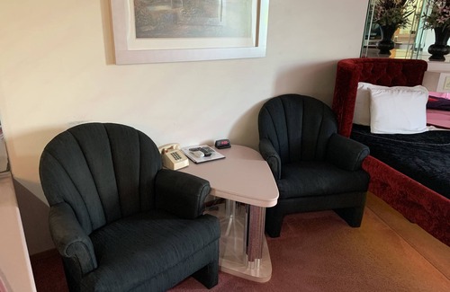 Toledo Hotel | Designer Inn & Suites