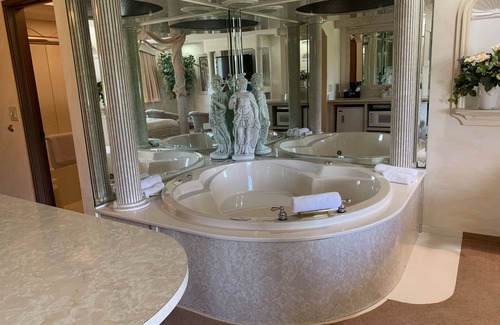 Toledo Hotel | Designer Inn & Suites