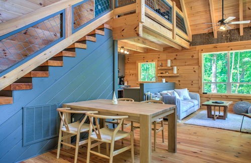 Saluda Cabin | Designer Log Cabin⛰️ Views + Biltmore Pass | Modern Luxury near Saluda