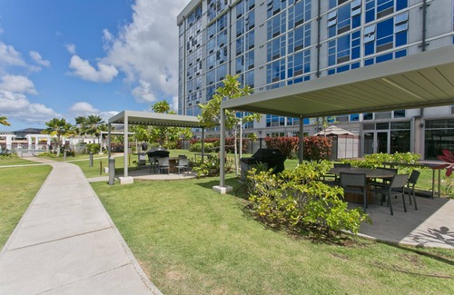 Hawaii Kai Condo | Designer Studio in Hawaii Kai! Close to beaches, shopping, and hiking!