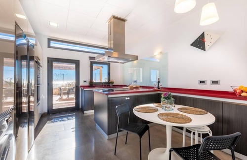 El Candado Villa | Designer villa with pool and amazing views over the bay of Malaga