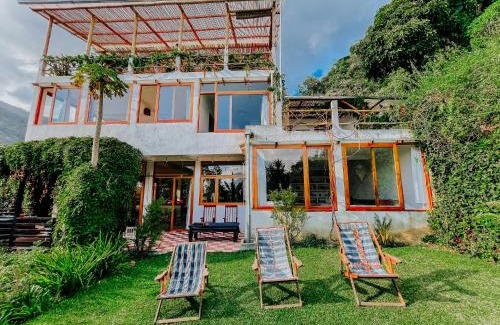 Tzununa House | Designers Luxury Retreat with breathtaking gardens