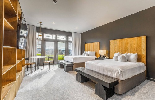 Lake Geneva Hotel | Destination Geneva National