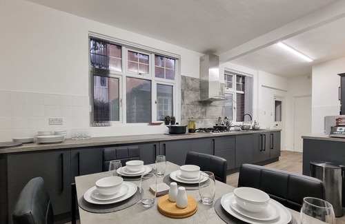 Thorpe Satchville House | Detached 5-Bed Home with Large Garden