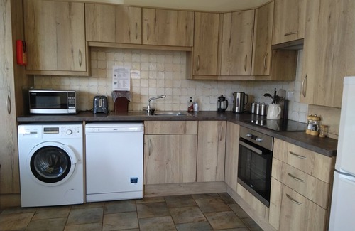 South Gorley Cottage | DETACHED COTTAGE 4 STARS. Ensuites. Games Room. Near Moors Valley/New Forest.