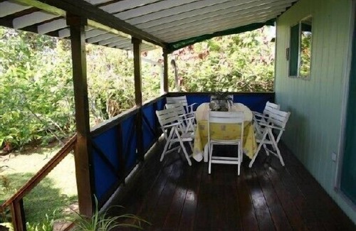 Papeto'ai House | Detached house in a tropical garden with relaxing sea view