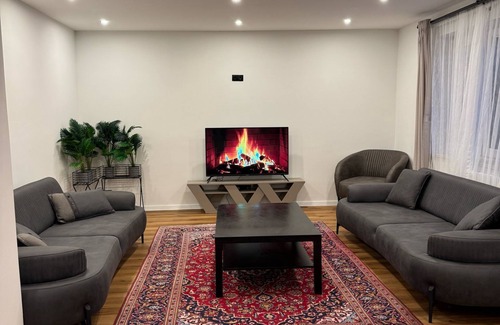 Dachau District House | Detached house with private pool and garden.