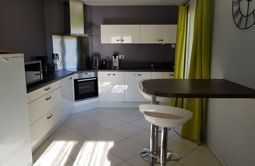 Gy House | Detached single-storey house with private courtyard