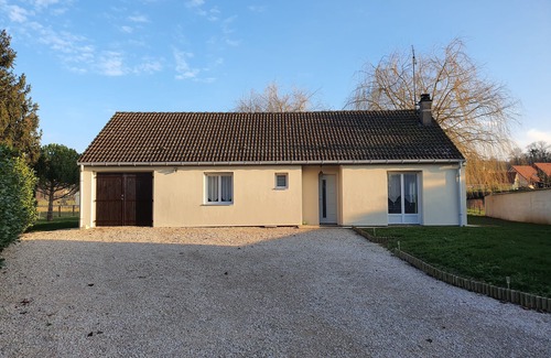 Gy House | Detached single-storey house with private courtyard