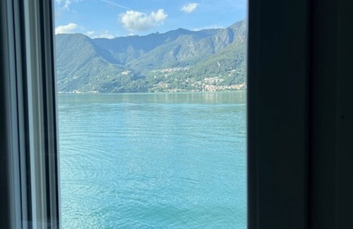 Claino Con Osteno Villa | Detached villa on the shore of Lake Lugano. Direct access. Views.