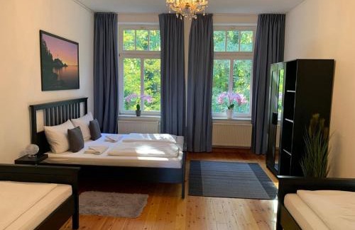 Gehlsdorf House | DEUTSCHE OSTSEEVILLA - große Villa mit Sauna, Spielplatz, PKW-Stellplätze, großer Garten