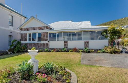 Albany House | Devine's on Stirling