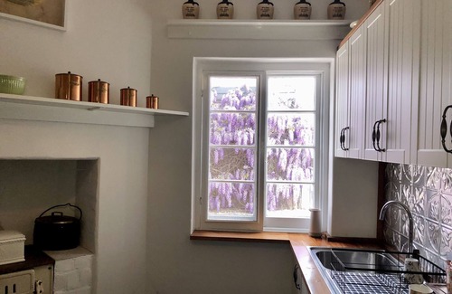 Angaston Cottage | Devitt on French is a quiet, romantic stone cottage in Angaston, Barossa Valley