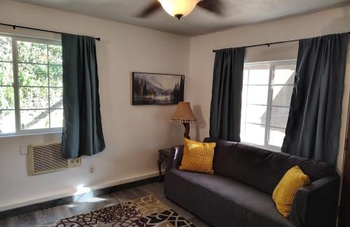 Squaw Valley House | Dew Drop Inn Kings Canyon National Park