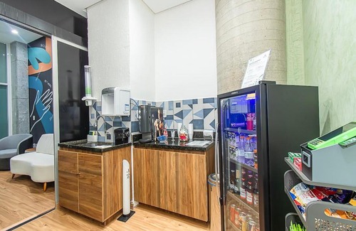 Setor Hoteleiro Norte House | Diária Business - Sala VIP - Não Possui Cama e Chuveiro