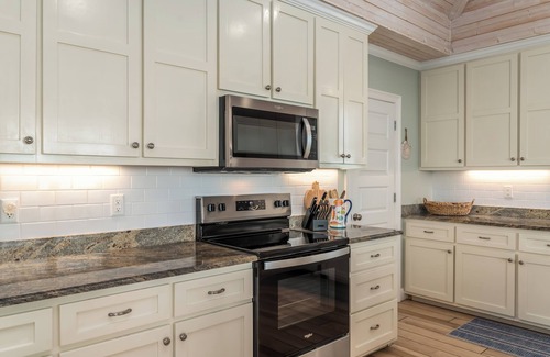 Dauphin Island House | DI Nest | Ring in 2026 at our Oceanfront cottage. Heated Pool