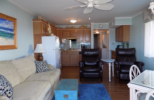 Windy Hill Condo | DIRECT OCEANFRONT! Super Clean-Highly Rated - Awesome Location! BOOK NOW!