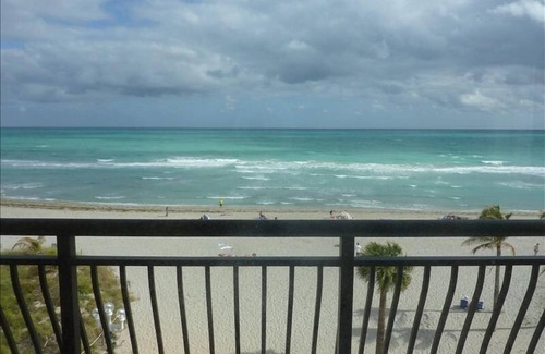 Hollywood Condo | Direct Oceanfront Hollywood Beach