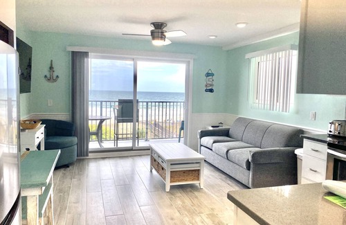 Myrtle Beach Condo | Direct OCEANFRONT 2021 Remodeled 3rd floor End unit Myrtle Beach Resort