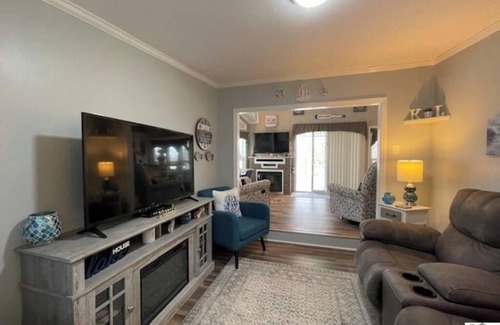 Cadiz Cottage | Direct waterfront property! Book your Summer Vacation NOW!