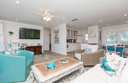 Vilano Beach Cottage | Directly on one of Florida's Best Beaches! Vilano Bch. Oceanfront, St. Augustine