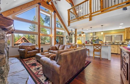 Soda Springs Cabin | Discount dates at the Hillside Mountain Retreat, elegantly rustic