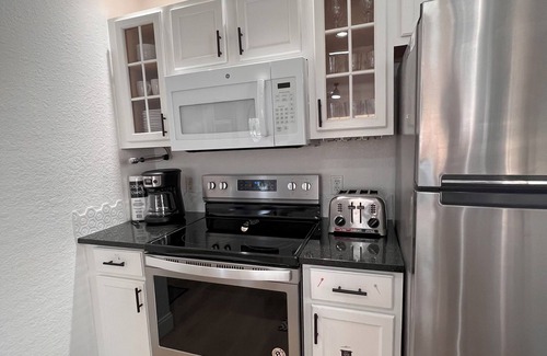 Venetian Bay Villages Villa | DISCOUNTED! Magnolia House 8pp 4bd-3ba Disney Universal