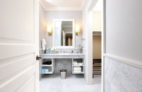 Rochester Hotel | Discover Boutique Rochester: 3 English-styled Rooms Steps from Historic Downtown