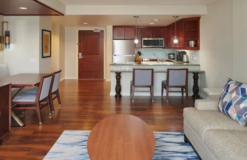 Waikiki Resort | Discover Island Paradise at the Grand Waikikian by Hilton – 1 Bedroom City View