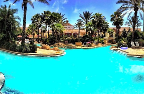 Regal Palms House | Discover magic just 16 mins away in Regal Palms