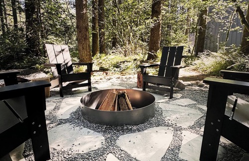 Skykomish Cabin | Discover Nature's Beauty at Foss Haus A-Frame Cabin: Hikes & River Access Await