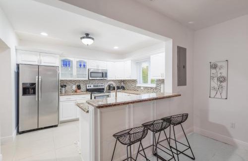 Northeast Miami House | Discover Serenity in this Tranquil Miami Home