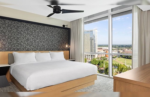 Downtown Atlanta Resort | Discover Southern Charm and Urban Excitement at Wyndham Atlanta – 1 Bd Deluxe