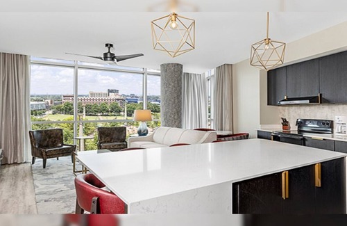 Downtown Atlanta Resort | Discover Southern Charm and Urban Excitement at Wyndham Atlanta – 1 Bd Deluxe