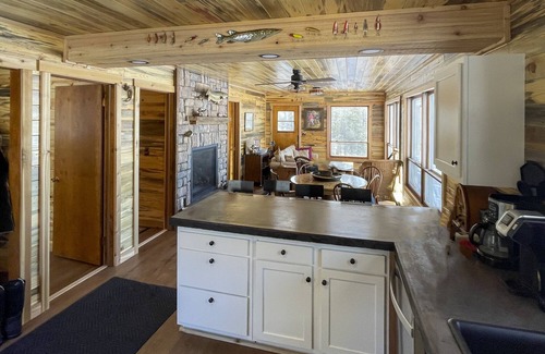 Ray Cabin | Discover the Ultimate Lake Cabin in Voyageurs National Park! The Kabby Cabin!