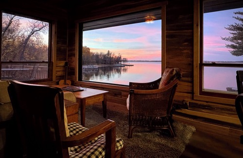 Ray Cabin | Discover the Ultimate Lake Cabin in Voyageurs National Park! The Kabby Cabin!