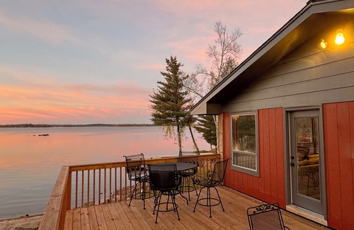 Ray Cabin | Discover the Ultimate Lake Cabin in Voyageurs National Park! The Kabby Cabin!