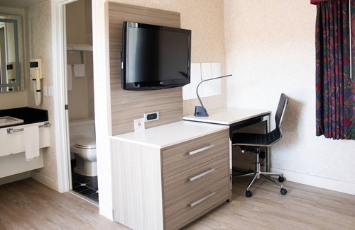 Hayward Hotel | Discovery Inn