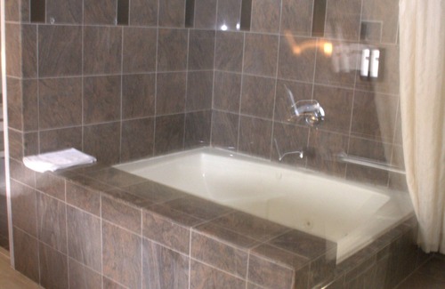 Hayward Hotel | Discovery Inn