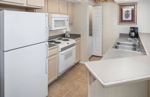 Table Rock Hotel | Dive Into Your Dream Vacation! Kitchen, Pool, Near Table Rock Dam